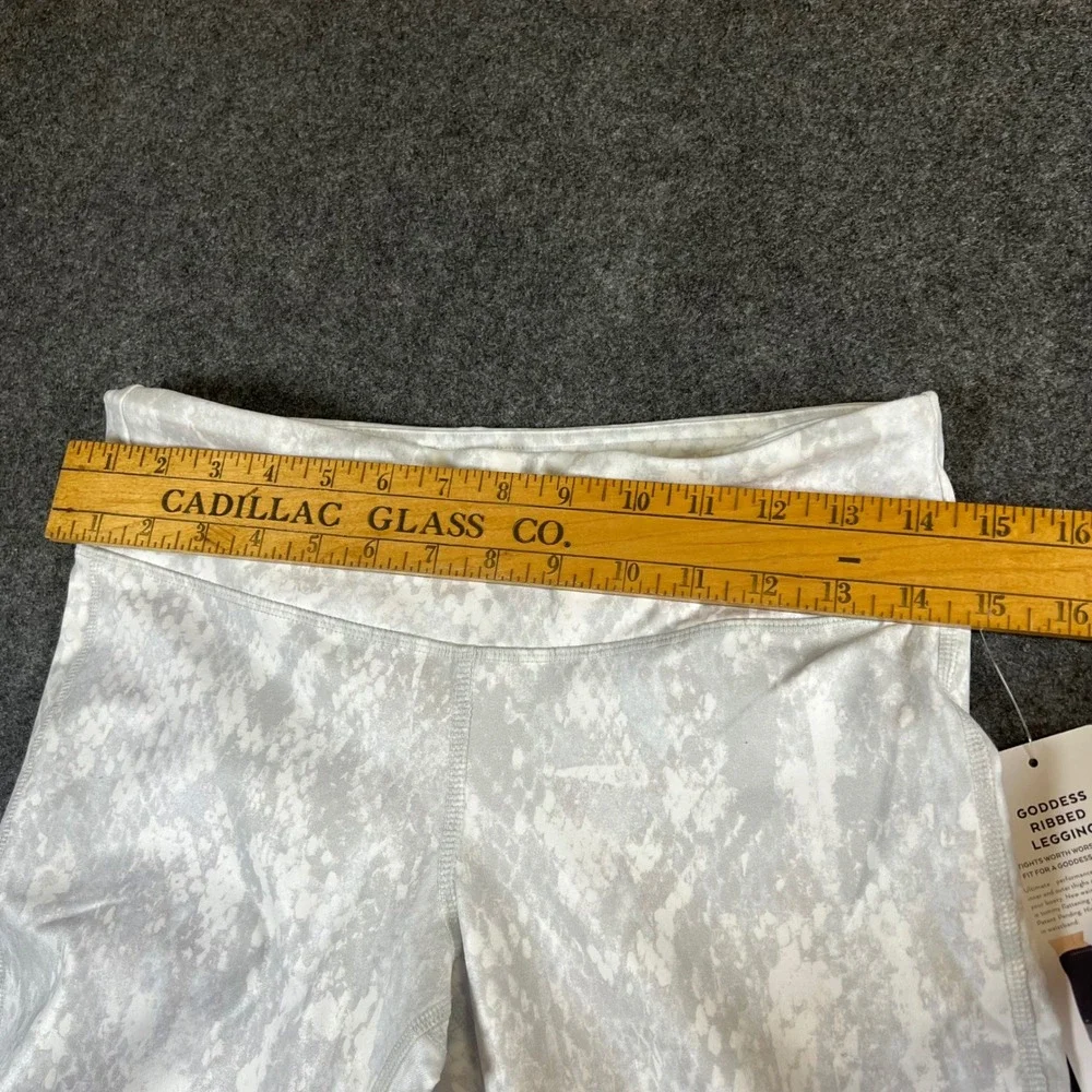 Alo‎ Yoga Goddess Ribbed Legging Vapor Python Glossy Grey White Snakeskin Medium